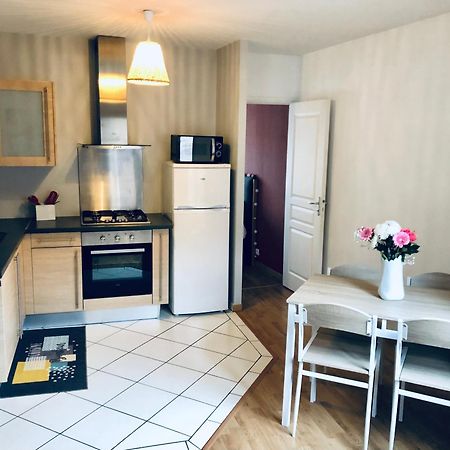 Logement Centre Ville D'Epernay Avec Parking Prive Bagian luar foto